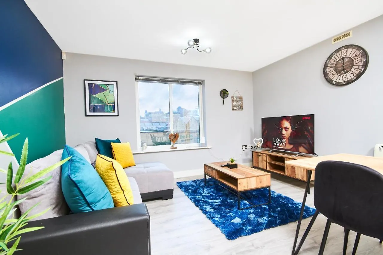 Executive Apartment -Sleeps 6 - Newly Refurbished Batley United Kingdom