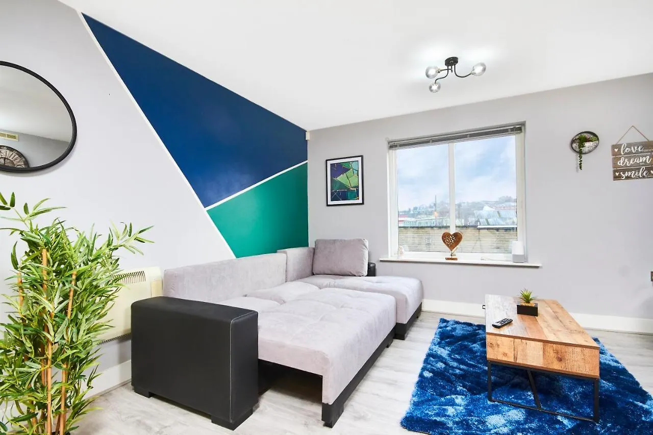Executive Apartment -Sleeps 6 - Newly Refurbished Batley United Kingdom